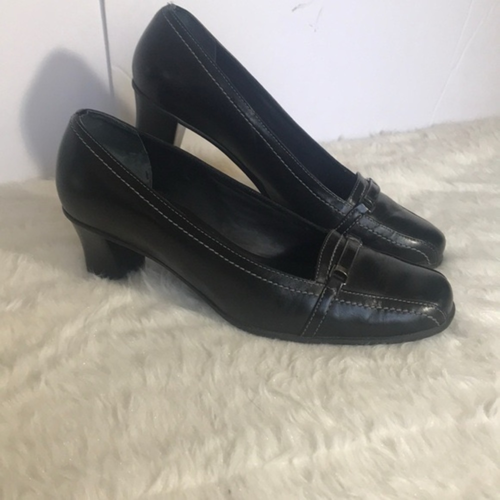 LA DIVA  Loafer Style Heeled Leather Shoes